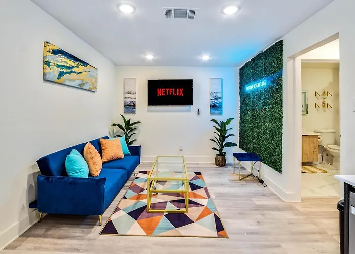 Luxury Queen Suite Near Downtown Dtx/Free Netflix &Parking